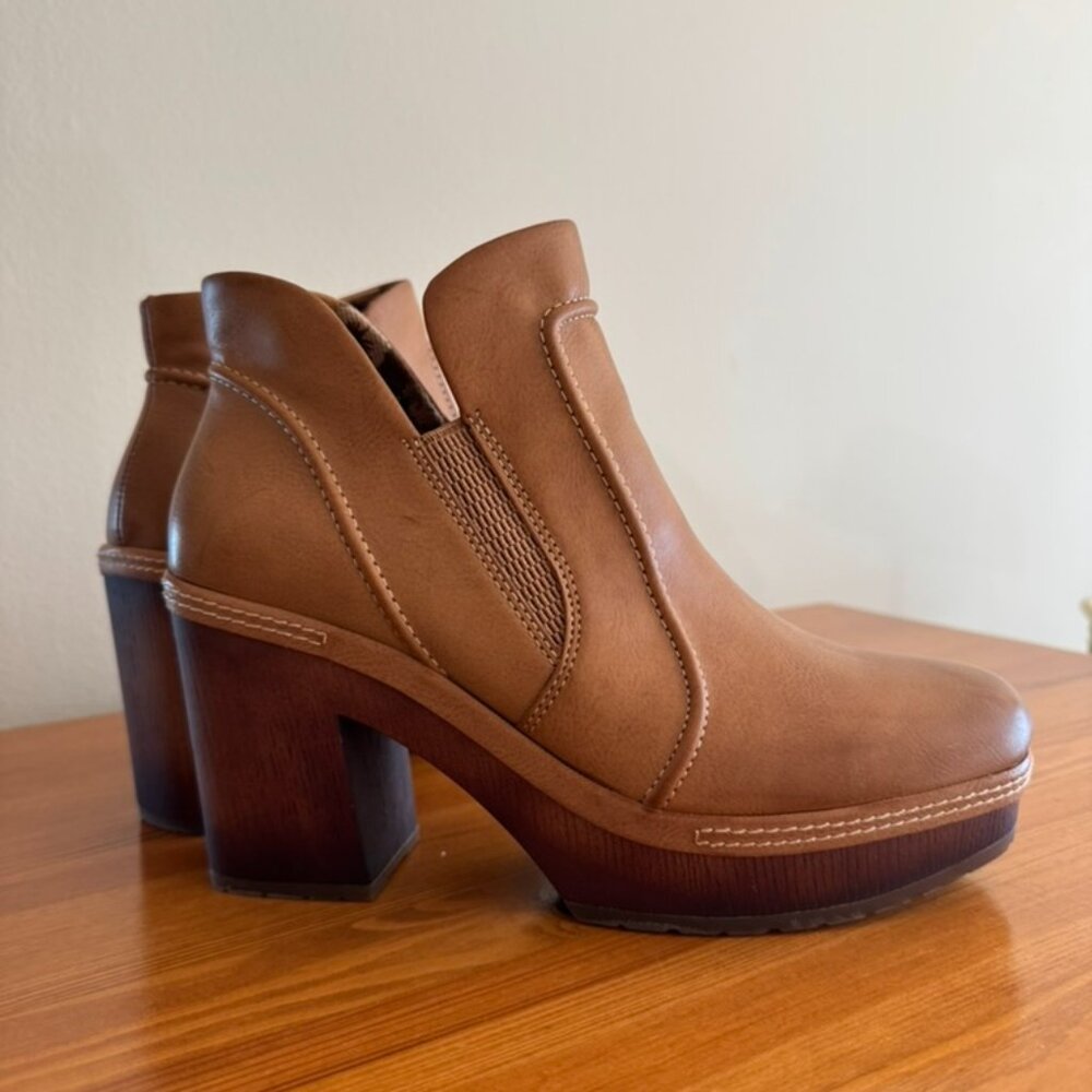 Korks Women's Robin Block Heel Booties